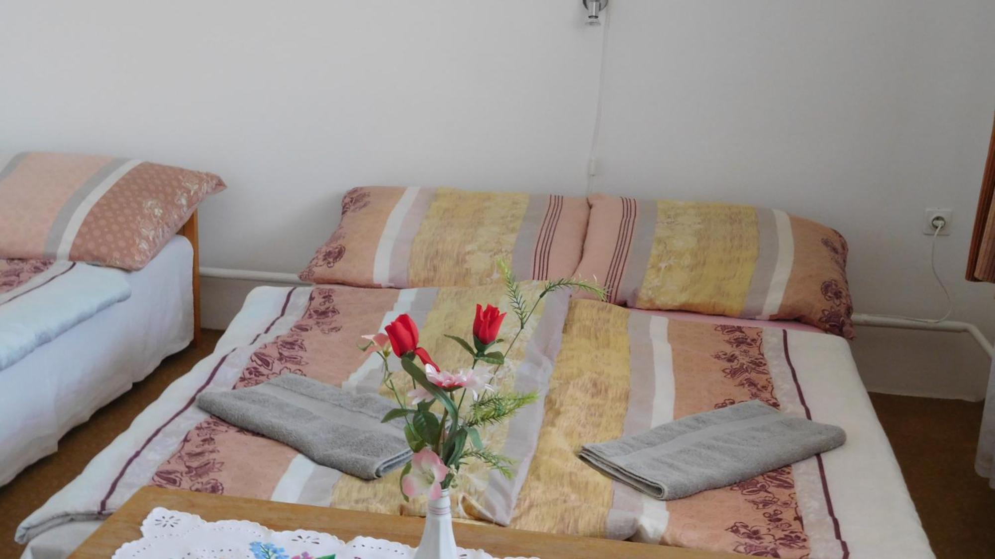 Napfeny Vendeghaz Apartment Miskolc Exterior photo